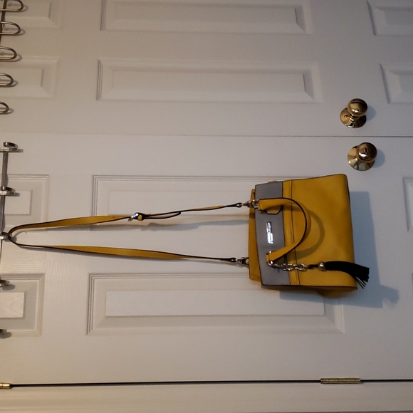 Handbag - Picture 4 of 6